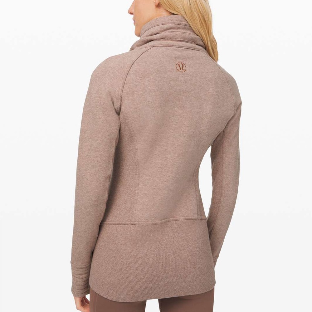 LULULEMON Radiant jacket II mauve color size 4
